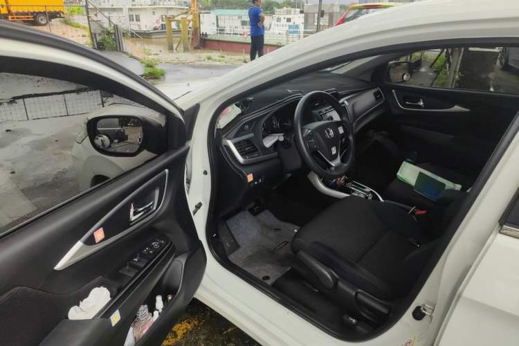 Used Honda Crider 2016 1.8L CVT Luxury Edition Driver Seat