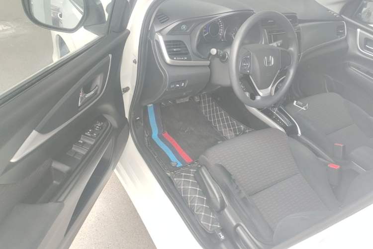 Used Honda Crider 2016 1.8L CVT Luxury Edition Driver Seat