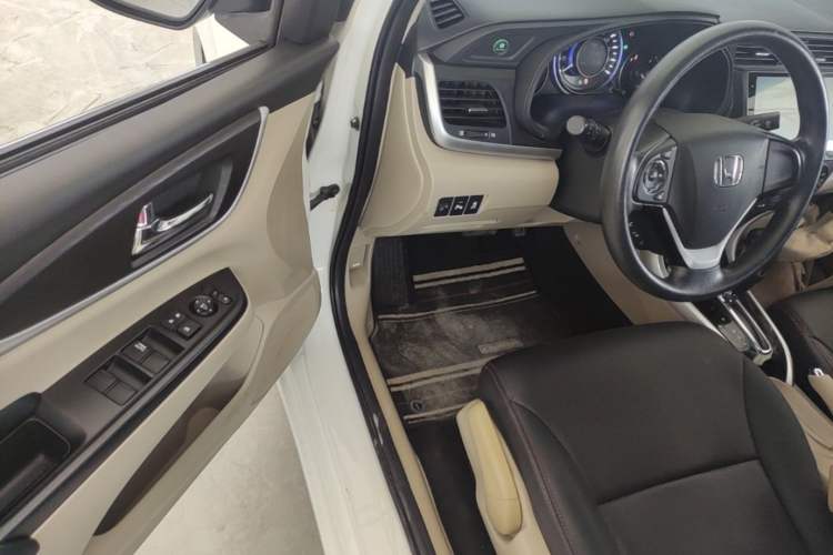 Used Honda Crider 2016 1.8L CVT Luxury Edition Driver Seat