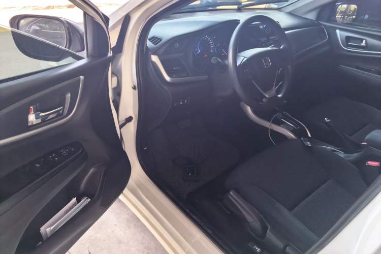 Used Honda Crider 2016 1.8L CVT Luxury Edition Driver Seat