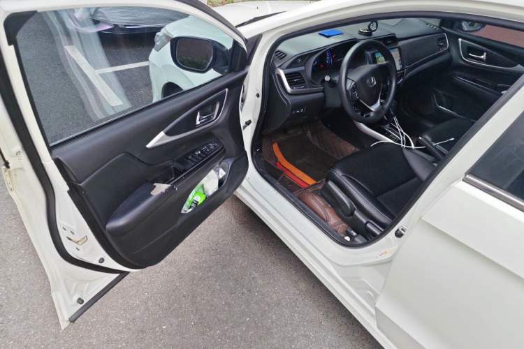Used Honda Crider 2016 1.8L CVT Luxury Edition Driver Seat