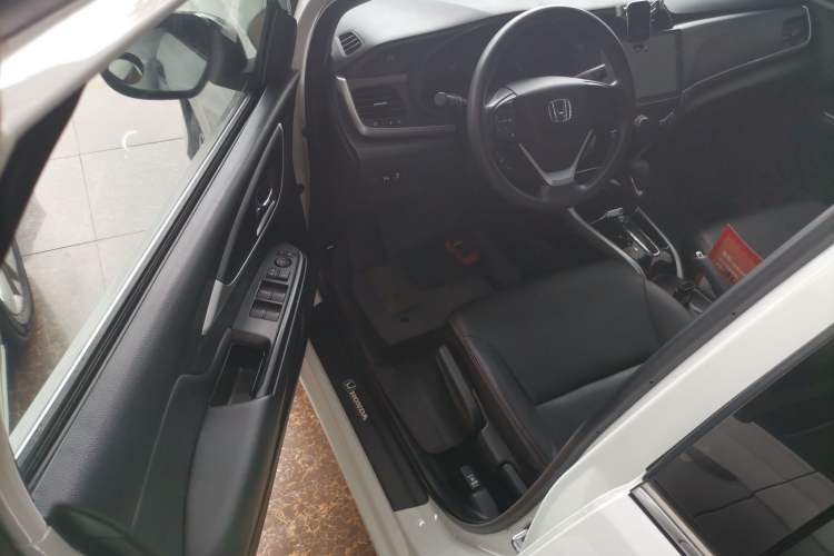 Used Honda Crider 2016 1.8L CVT Luxury Edition Driver Seat