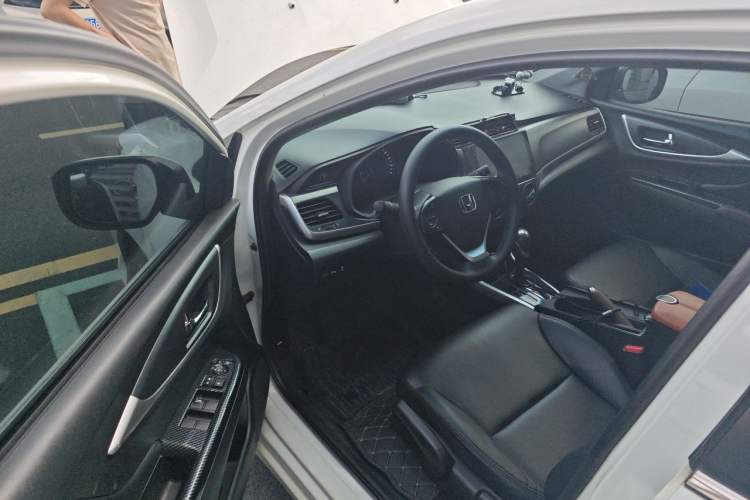 Used Honda Crider 2016 1.8L CVT Luxury Edition Driver Seat