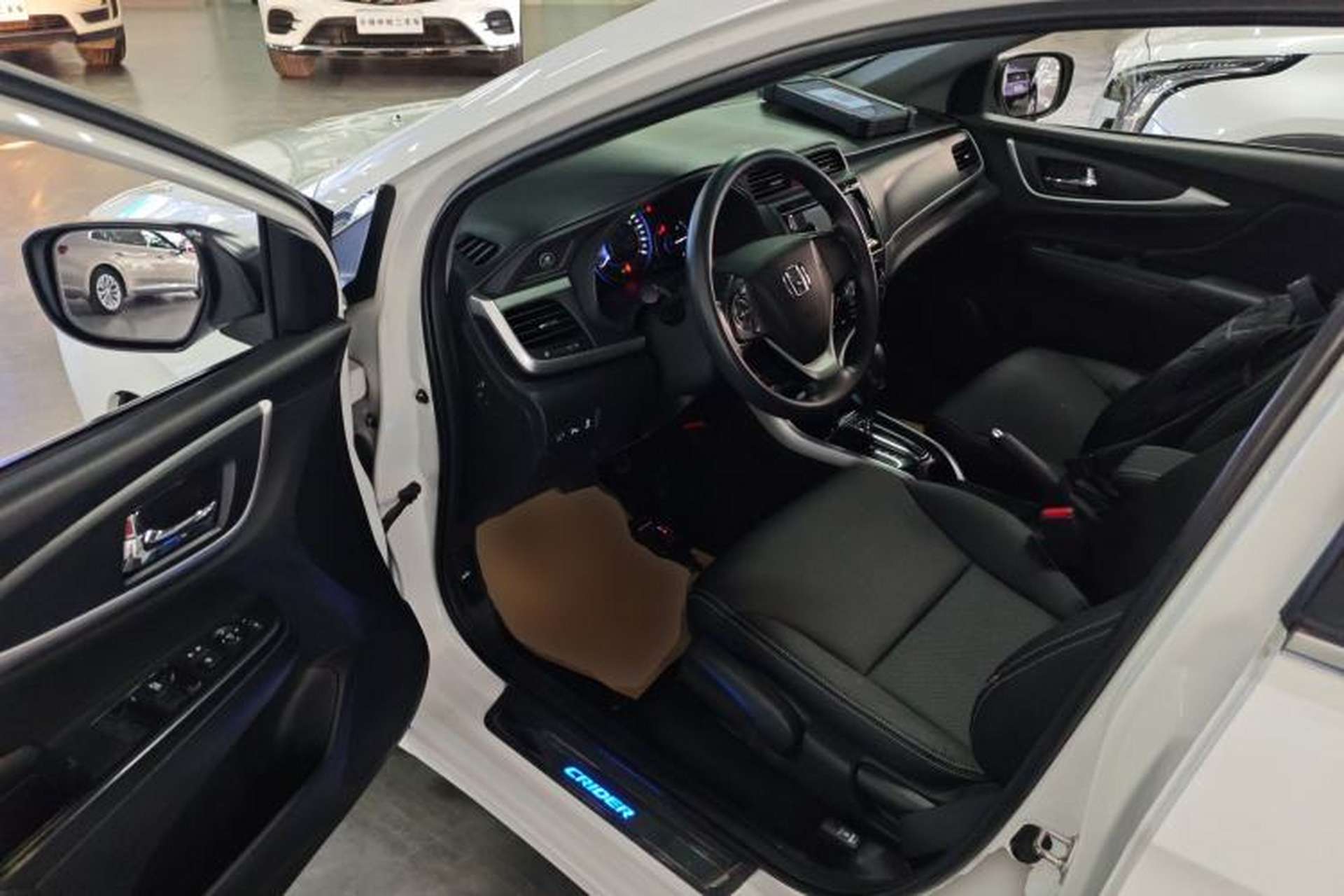 Used Honda Crider 2016 1.8L CVT Luxury Edition Driver Seat