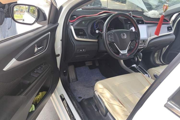 Used Honda Crider 2016 1.8L CVT Leading Edition Driver Seat