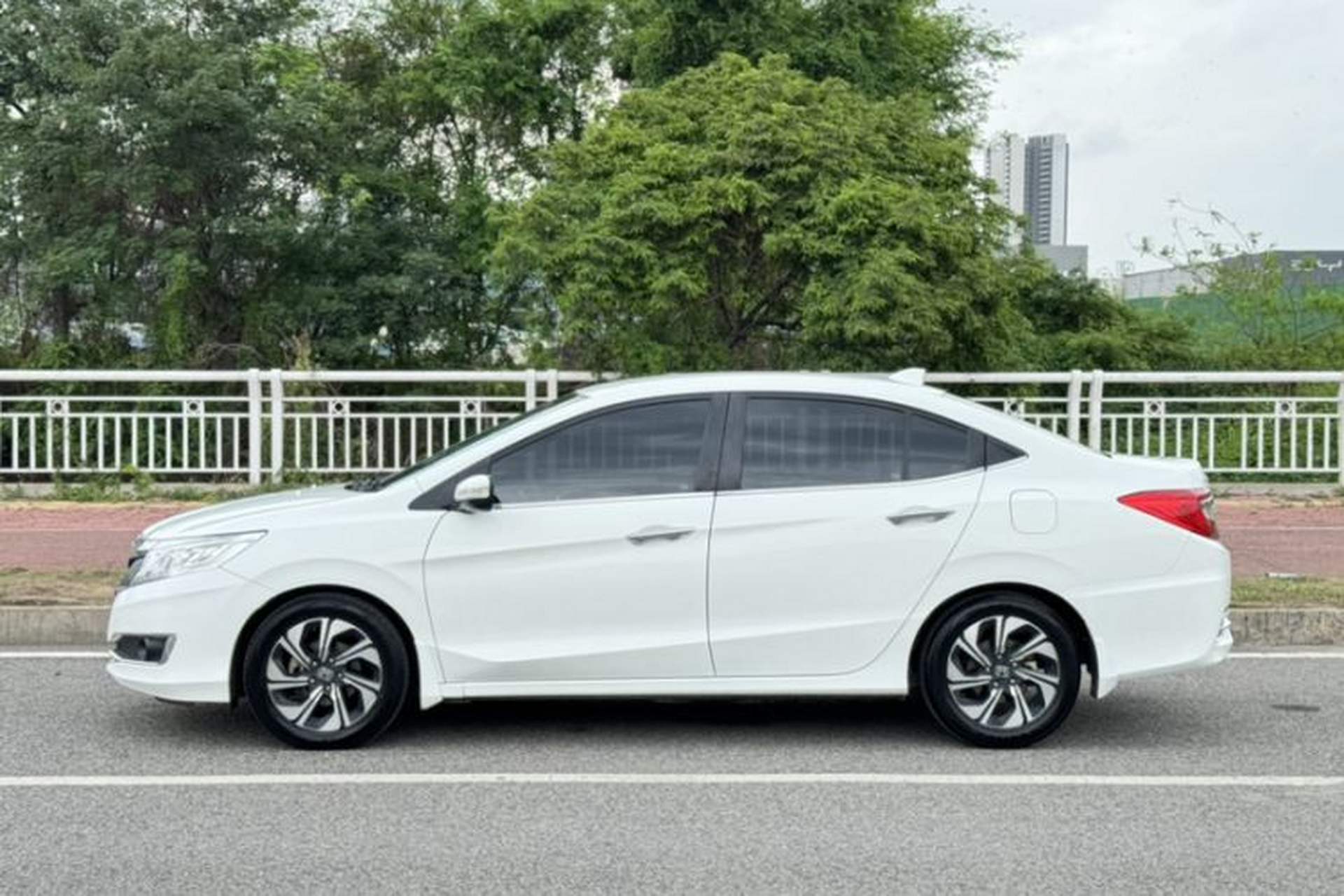 Used Honda Crider 2016 1.8L CVT Comfort Version Exterior 1
