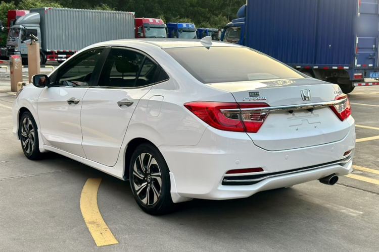 Used Honda Crider 2016 1.8L CVT Luxury Edition Exterior 2