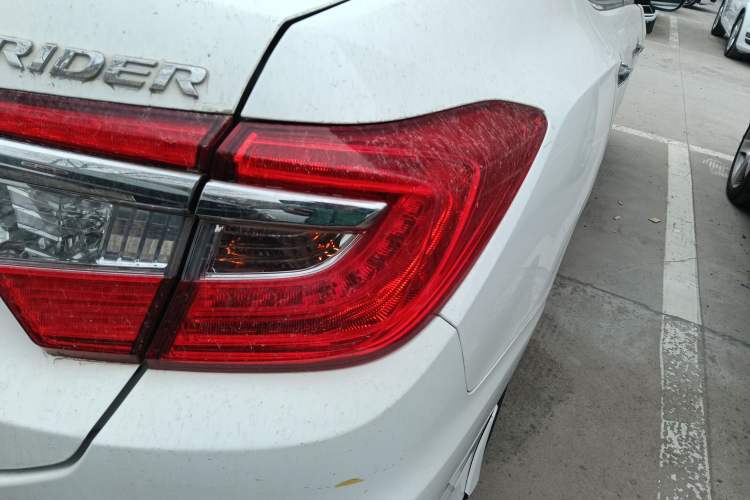 Used Honda Crider 2016 1.8L CVT Luxury Edition Exterior 3