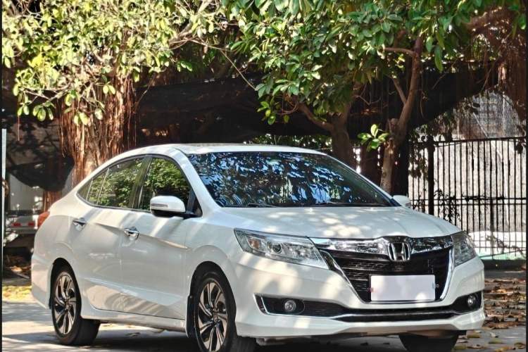 Used Honda Crider 2016 1.8L CVT Luxury Edition Exterior 3