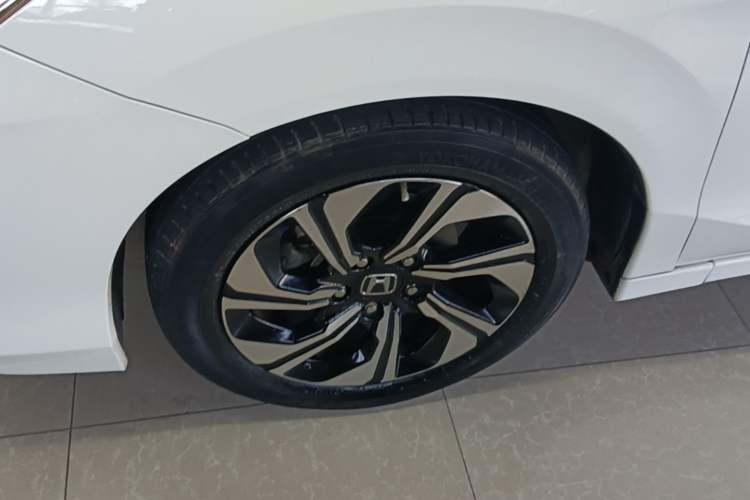 Used Honda Crider 2016 1.8L CVT Comfort Version Exterior 4