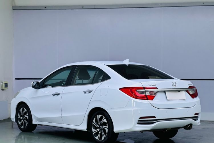 Used Honda Crider 2016 1.8L CVT Comfort Version Exterior 4