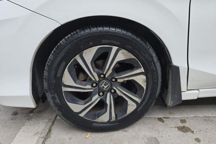 Used Honda Crider 2016 1.8L CVT Luxury Edition Exterior 4