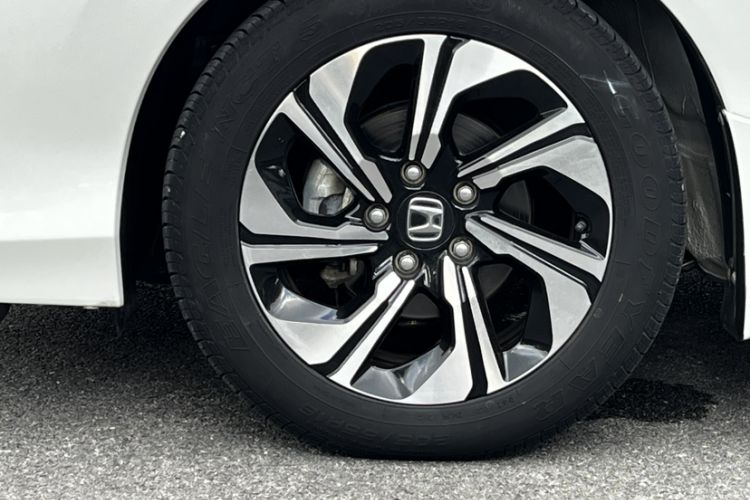 Used Honda Crider 2016 1.8L CVT Luxury Edition Exterior 4