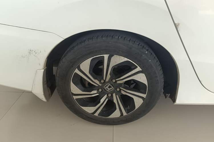 Used Honda Crider 2016 1.8L CVT Luxury Edition Exterior 5