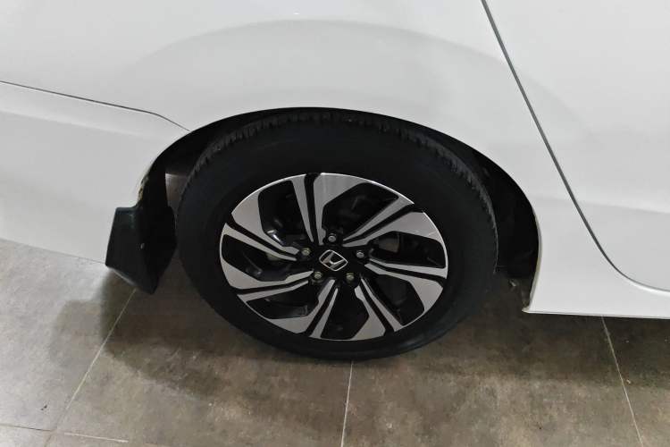 Used Honda Crider 2016 1.8L CVT Comfort Version Exterior 5