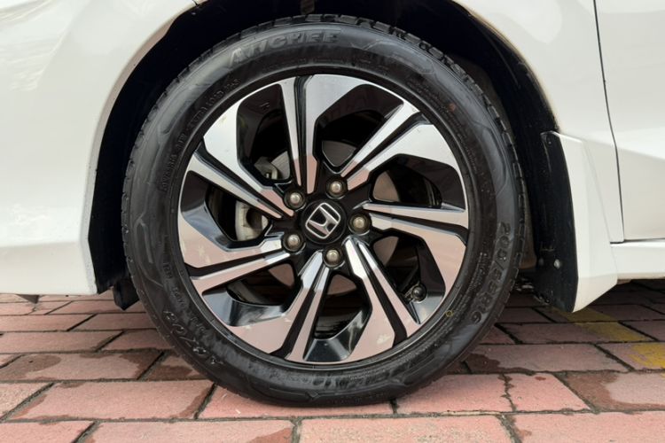 Used Honda Crider 2016 1.8L CVT Luxury Edition Exterior 5