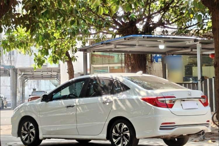 Used Honda Crider 2016 1.8L CVT Luxury Edition Exterior 5