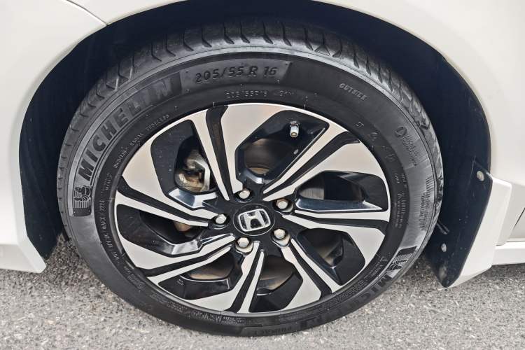 Used Honda Crider 2016 1.8L CVT Luxury Edition Exterior 6