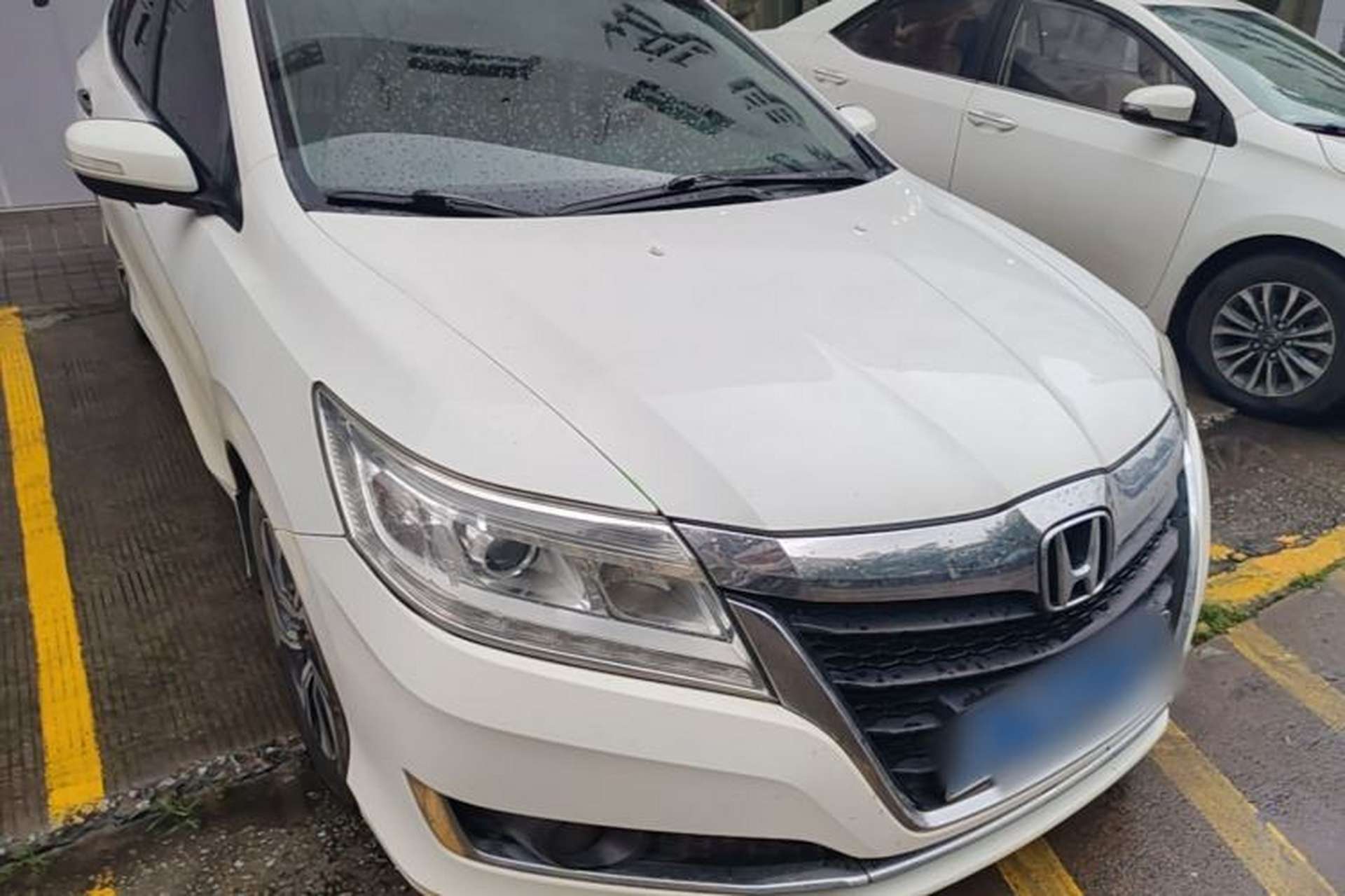 Used Honda Crider 2016 1.8L CVT Luxury Edition Front Right 45 Deg