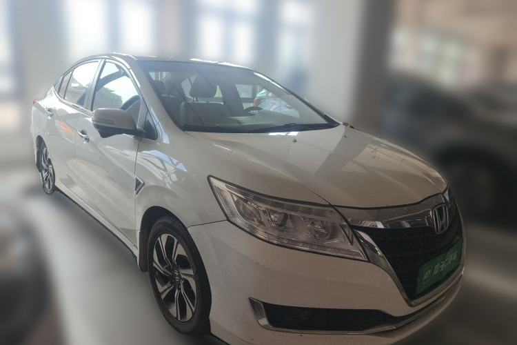 Used Honda Crider 2016 1.8L CVT Luxury Edition Front Right 45 Deg