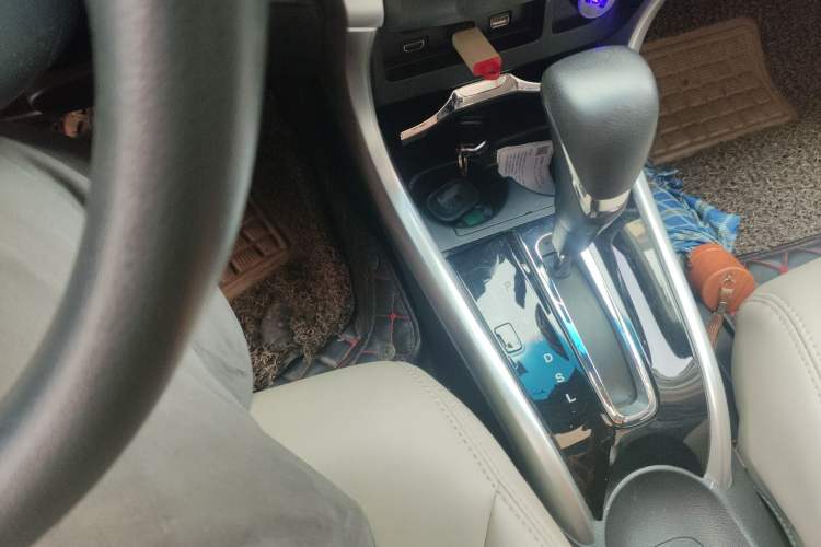 Used Honda Crider 2016 1.8L CVT Luxury Edition Gear Lever