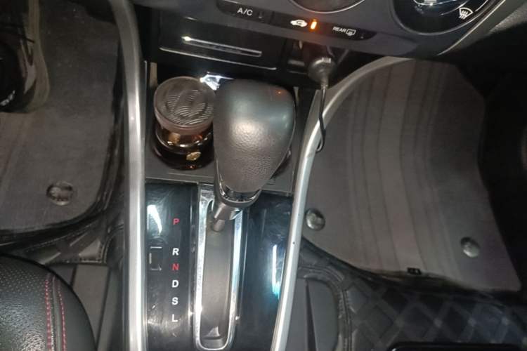 Used Honda Crider 2016 1.8L CVT Luxury Edition Gear Lever