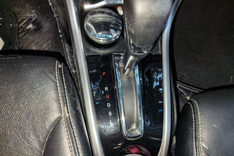 Used Honda Crider 2016 1.8L CVT Luxury Edition Gear Lever