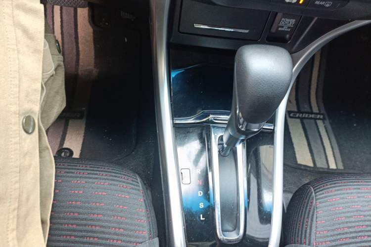Used Honda Crider 2016 1.8L CVT Luxury Edition Gear Lever