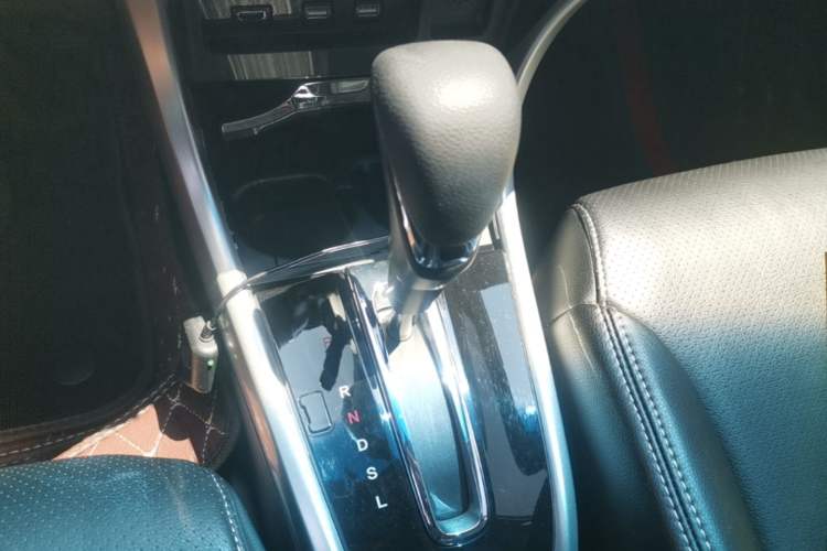 Used Honda Crider 2016 1.8L CVT Luxury Edition Gear Lever