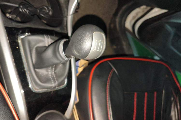Used Honda Crider 2016 1.8L Manual Luxury Edition Gear Lever