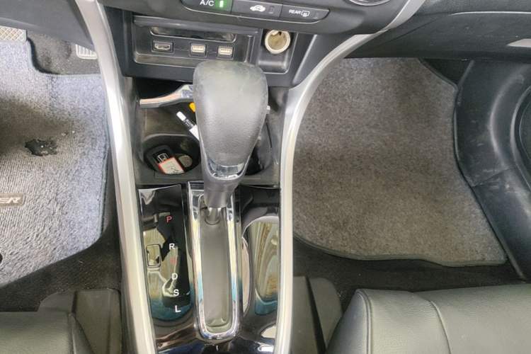 Used Honda Crider 2016 1.8L CVT Luxury Edition Gear Lever