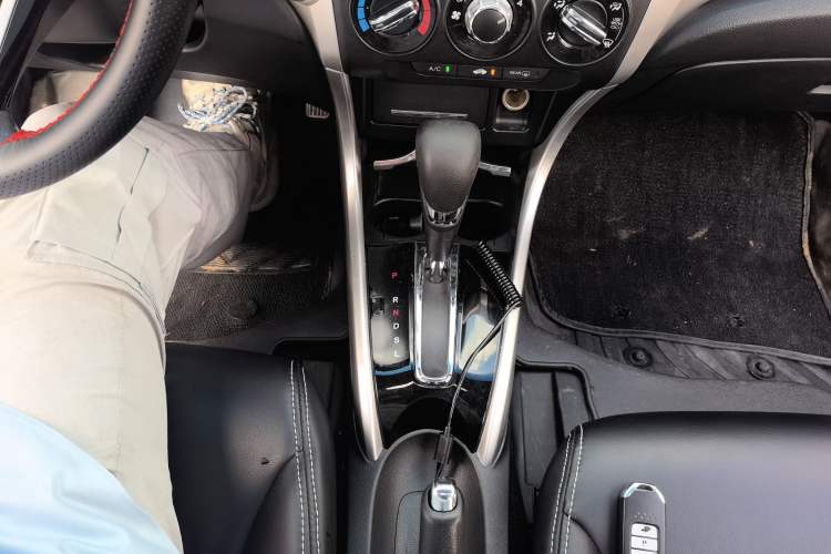 Used Honda Crider 2016 1.8L CVT Luxury Edition Gear Lever