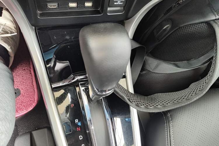 Used Honda Crider 2016 1.8L CVT Luxury Edition Gear Lever
