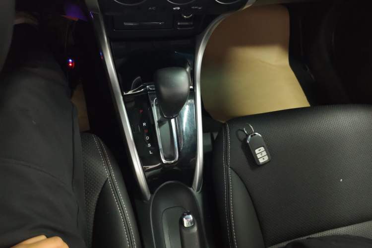 Used Honda Crider 2016 1.8L CVT Luxury Edition Gear Lever