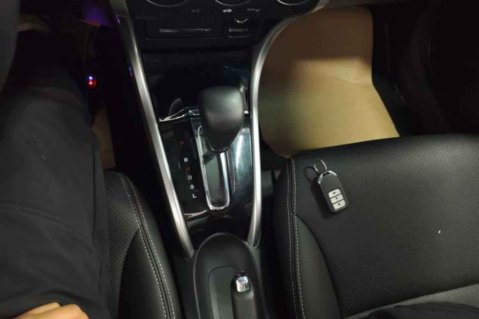 Used Honda Crider 2016 1.8L CVT Luxury Edition Gear Lever