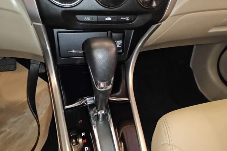 Used Honda Crider 2016 1.8L CVT Luxury Edition Gear Lever