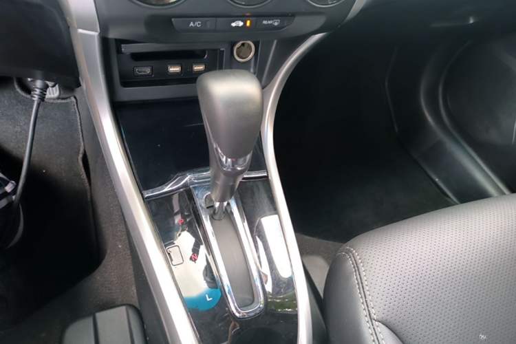 Used Honda Crider 2016 1.8L CVT Luxury Edition Gear Lever