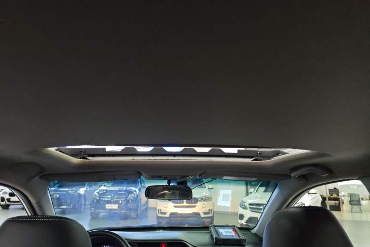 Used Honda Crider 2016 1.8L CVT Luxury Edition Headliner