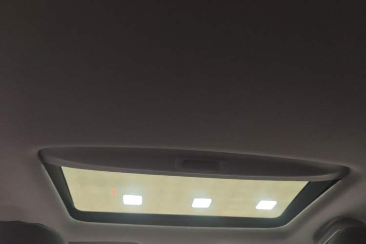 Used Honda Crider 2016 1.8L CVT Luxury Edition Headliner