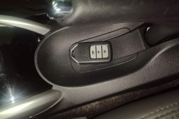 Used Honda Crider 2016 1.8L CVT Luxury Edition Interior 1