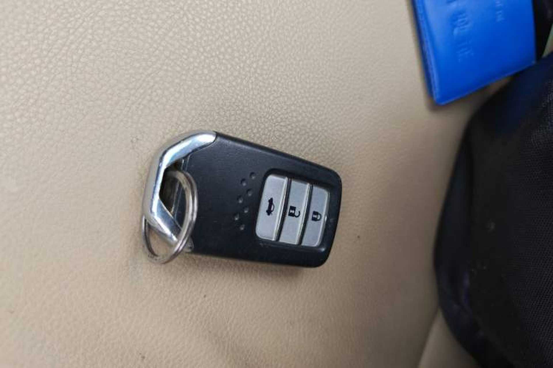 Used Honda Crider 2016 1.8L CVT Luxury Edition Interior 1