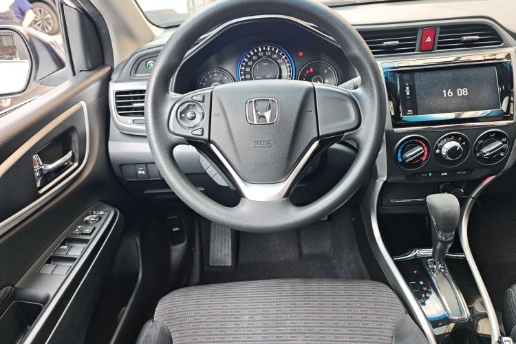 Used Honda Crider 2016 1.8L CVT Luxury Edition Interior 1