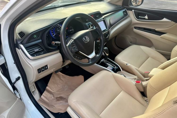 Used Honda Crider 2016 1.8L CVT Luxury Edition Interior 1