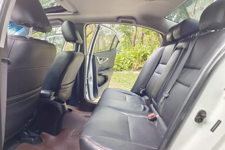 Used Honda Crider 2016 1.8L CVT Luxury Edition Interior 11