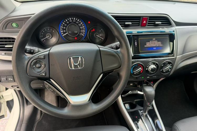 Used Honda Crider 2016 1.8L CVT Luxury Edition Interior 2