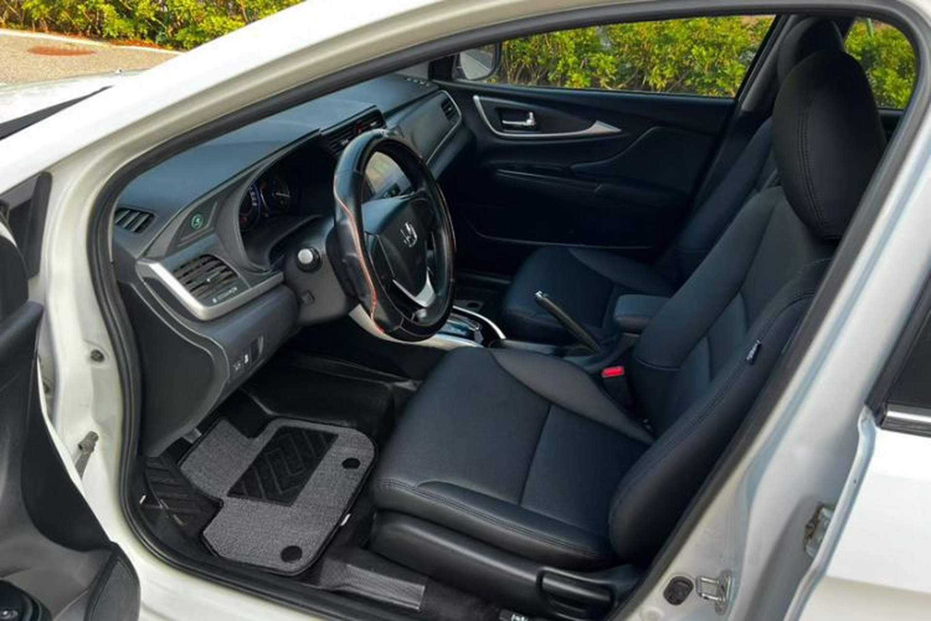 Used Honda Crider 2016 1.8L CVT Comfort Version Interior 2