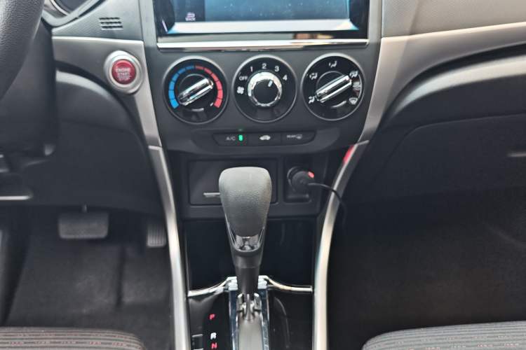 Used Honda Crider 2016 1.8L CVT Luxury Edition Interior 2