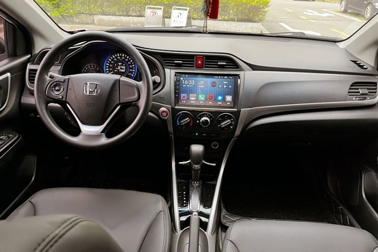 Used Honda Crider 2016 1.8L CVT Luxury Edition Interior 2