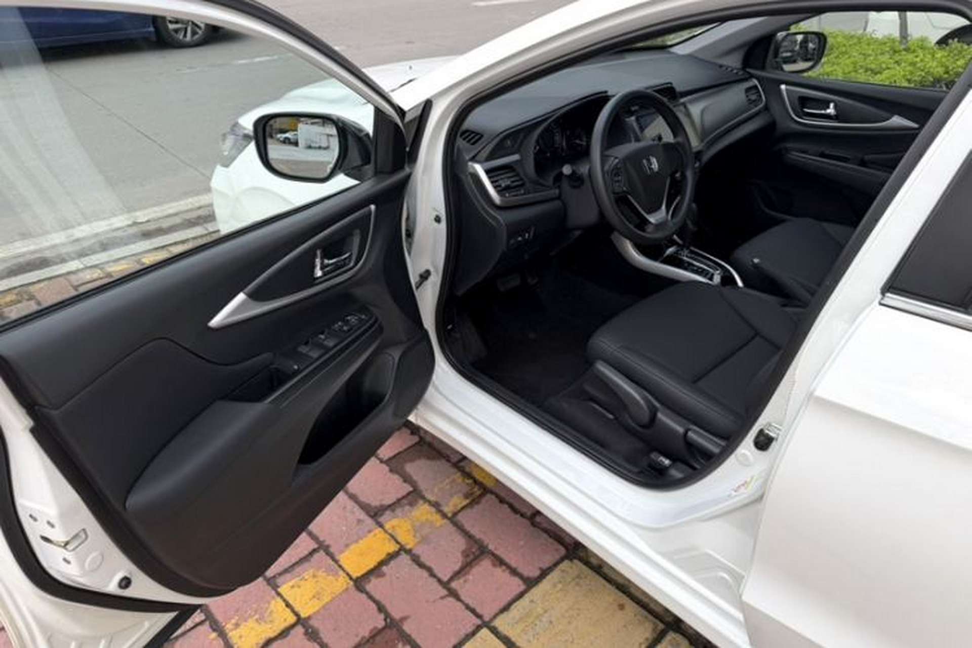 Used Honda Crider 2016 1.8L CVT Luxury Edition Interior 2