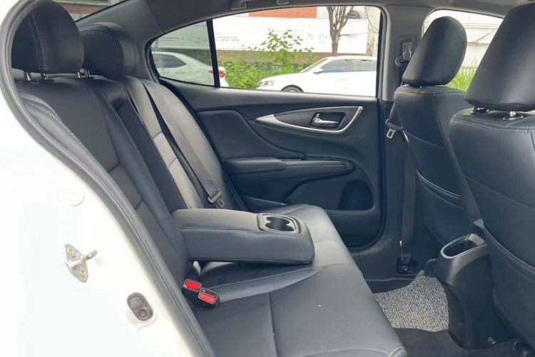Used Honda Crider 2016 1.8L CVT Luxury Edition Interior 3